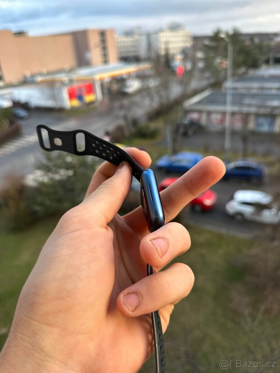 Apple Watch 7 45mm GPS - 4