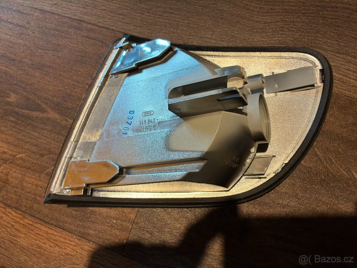 Nové Hella US blinkry pro Audi A6 C4 - 4