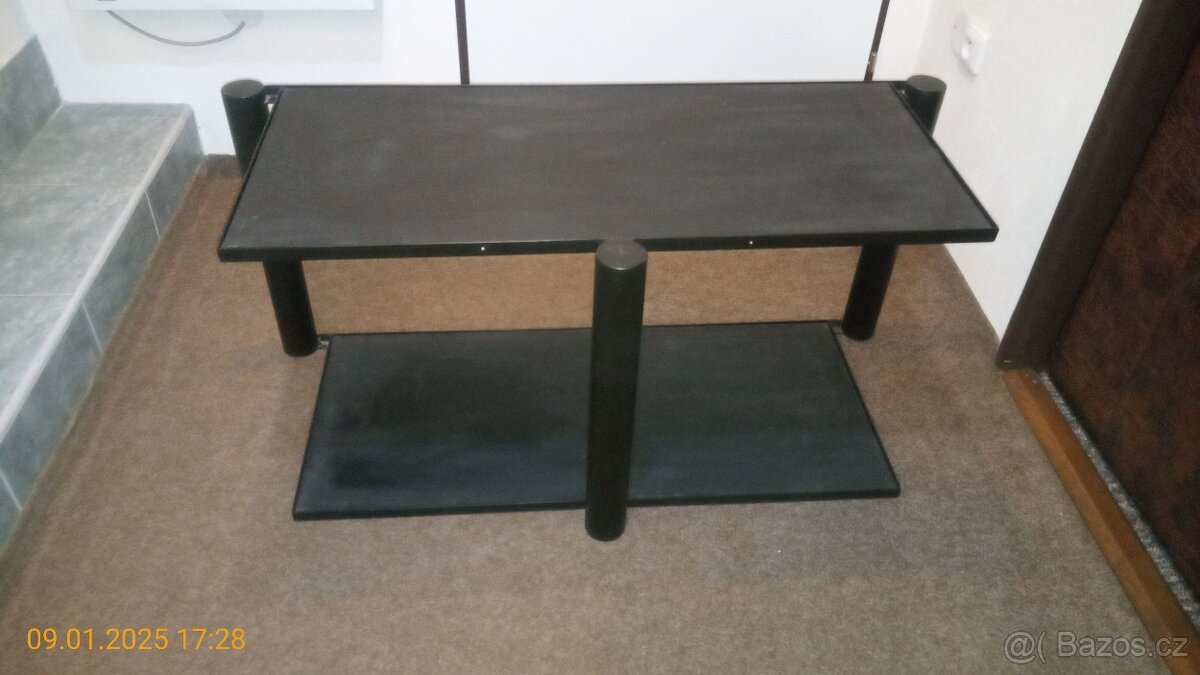 HiFi stolek - 4