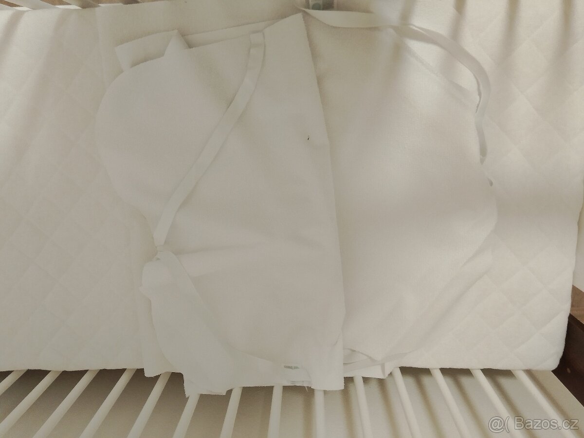 Postýlka a komoda - 4