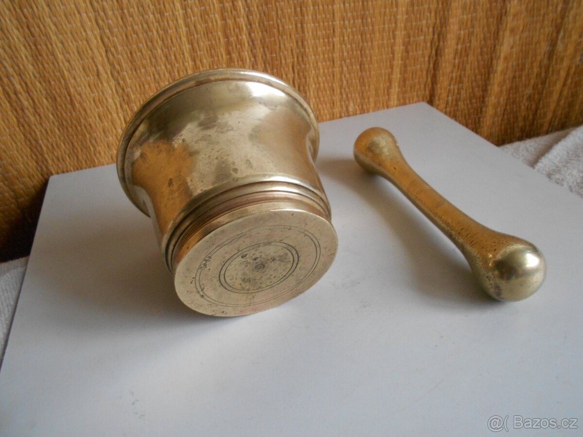 Starý, mosazný hmoždíř - 4