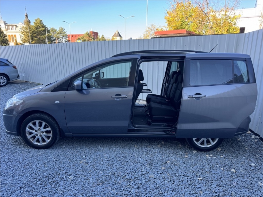 Nabízíme Mazda 5 1,8 i,16V,85kW,7 míst - 4
