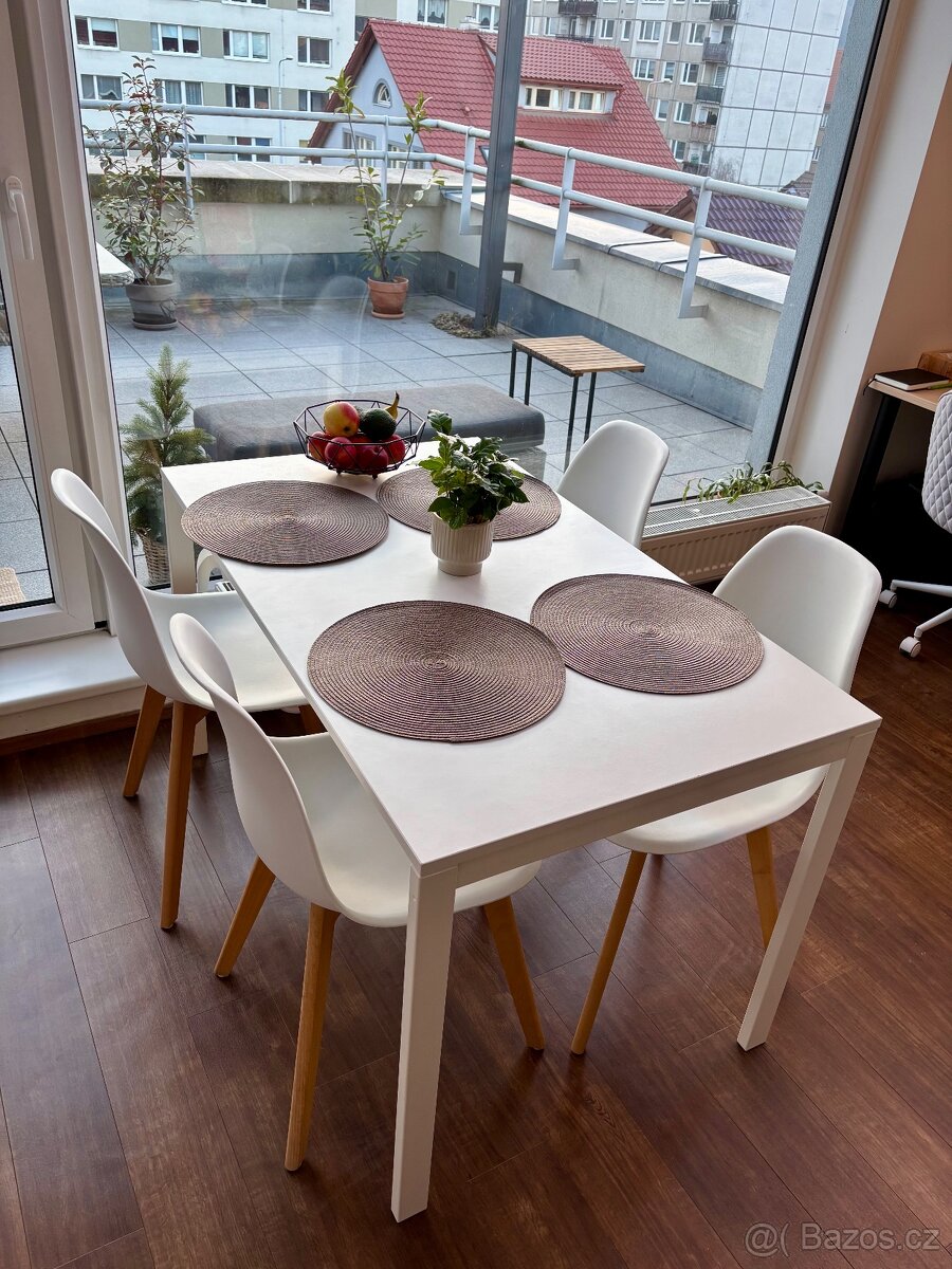 Bílý stůl IKEA VIHALS - 4