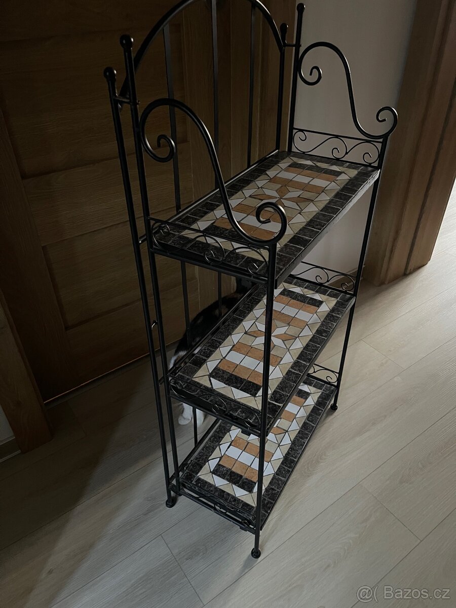 Police stojan na kytky - 4