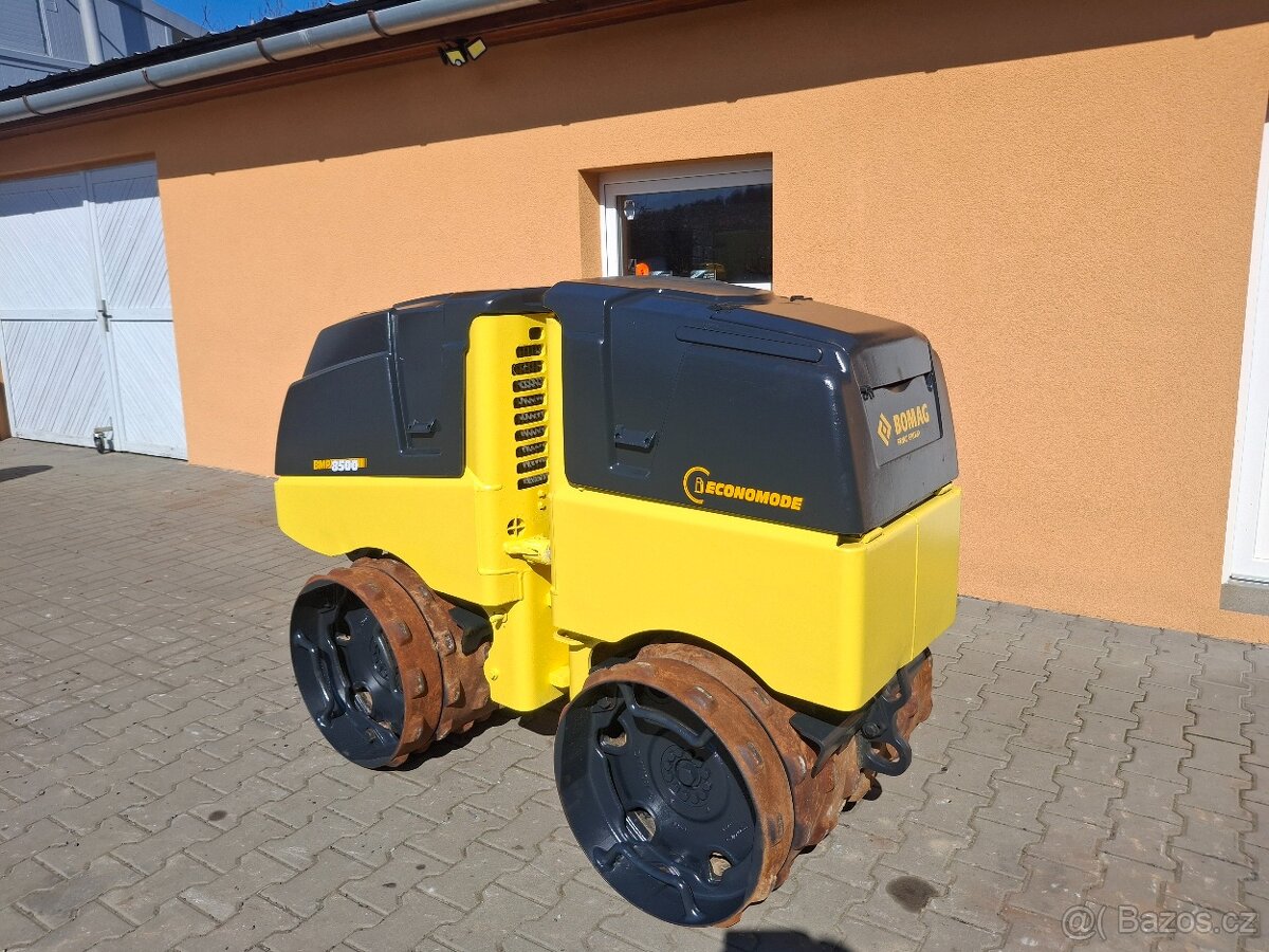 Vibrační válec ježkový Bomag BMP8500 - 4