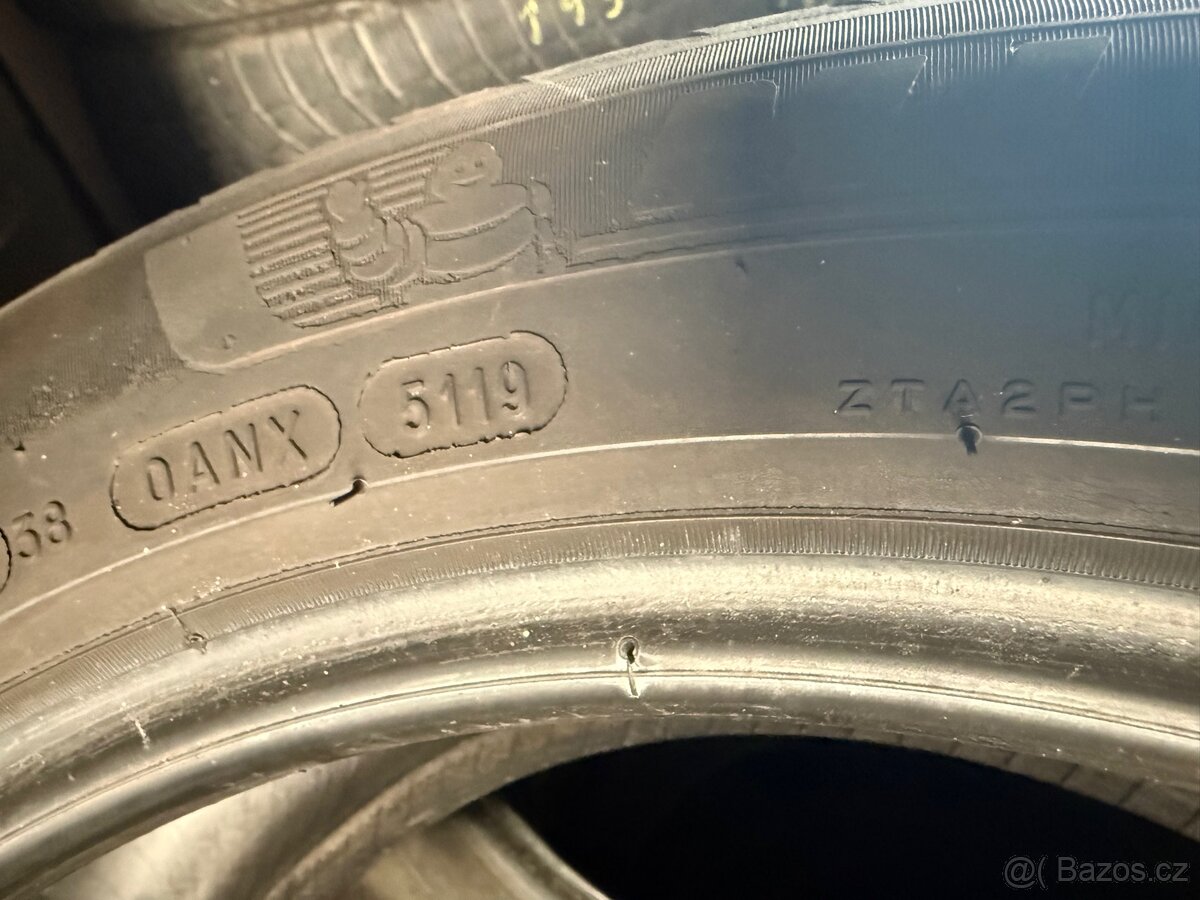 Letní pneu 215/50/R17 Michelin - 4