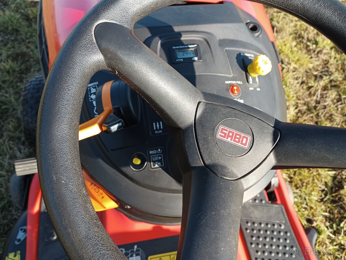 Zahradní traktor John Deeer - Sabo 107H - 4