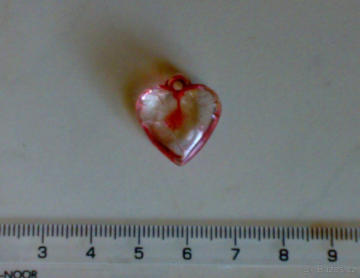 Přívěsek Popraskané srdíčko - plast - 2cm - 4