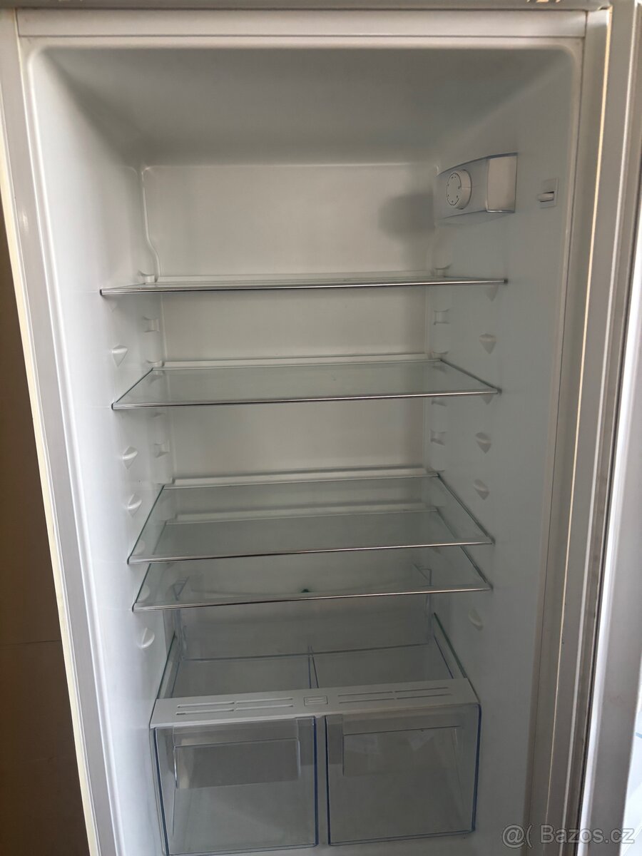 Lednice Electrolux vestavná - 4