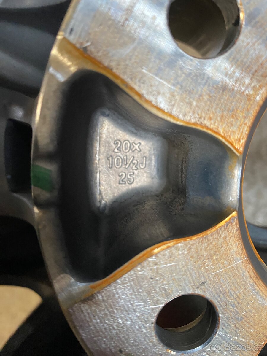 2x zadní Alu kola Nissan GT-R R35 20" 5x114.3 - 4