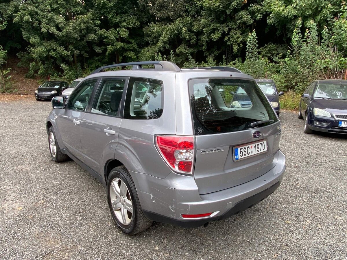 Subaru Forester 2.0i 110kW 4x4 automat klima tempomat 164tkm - 4