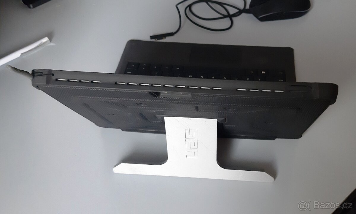 UAG kryt - obal na Surface. - 4