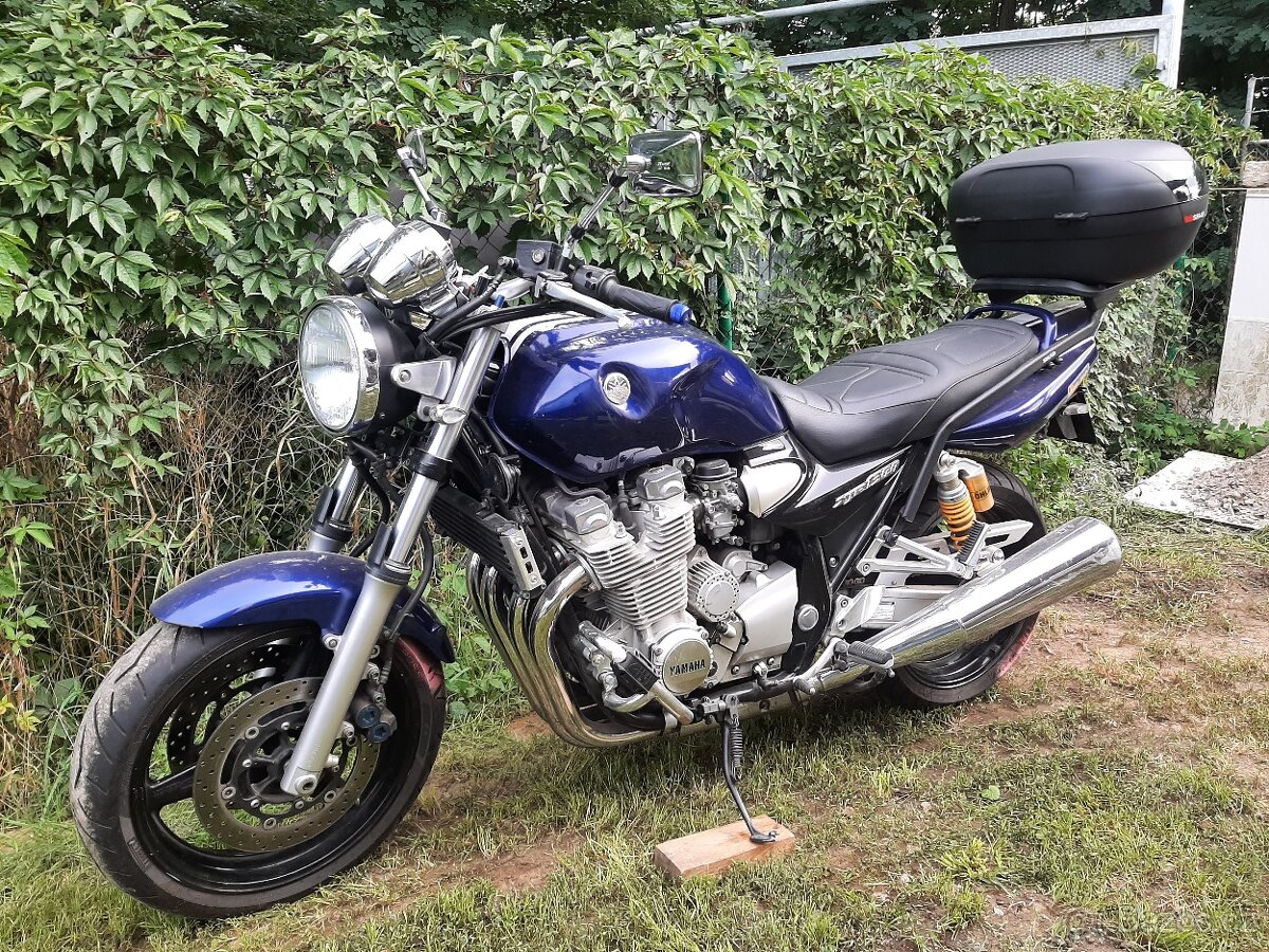Yamaha XJR 1300 lehce bouraná - 4