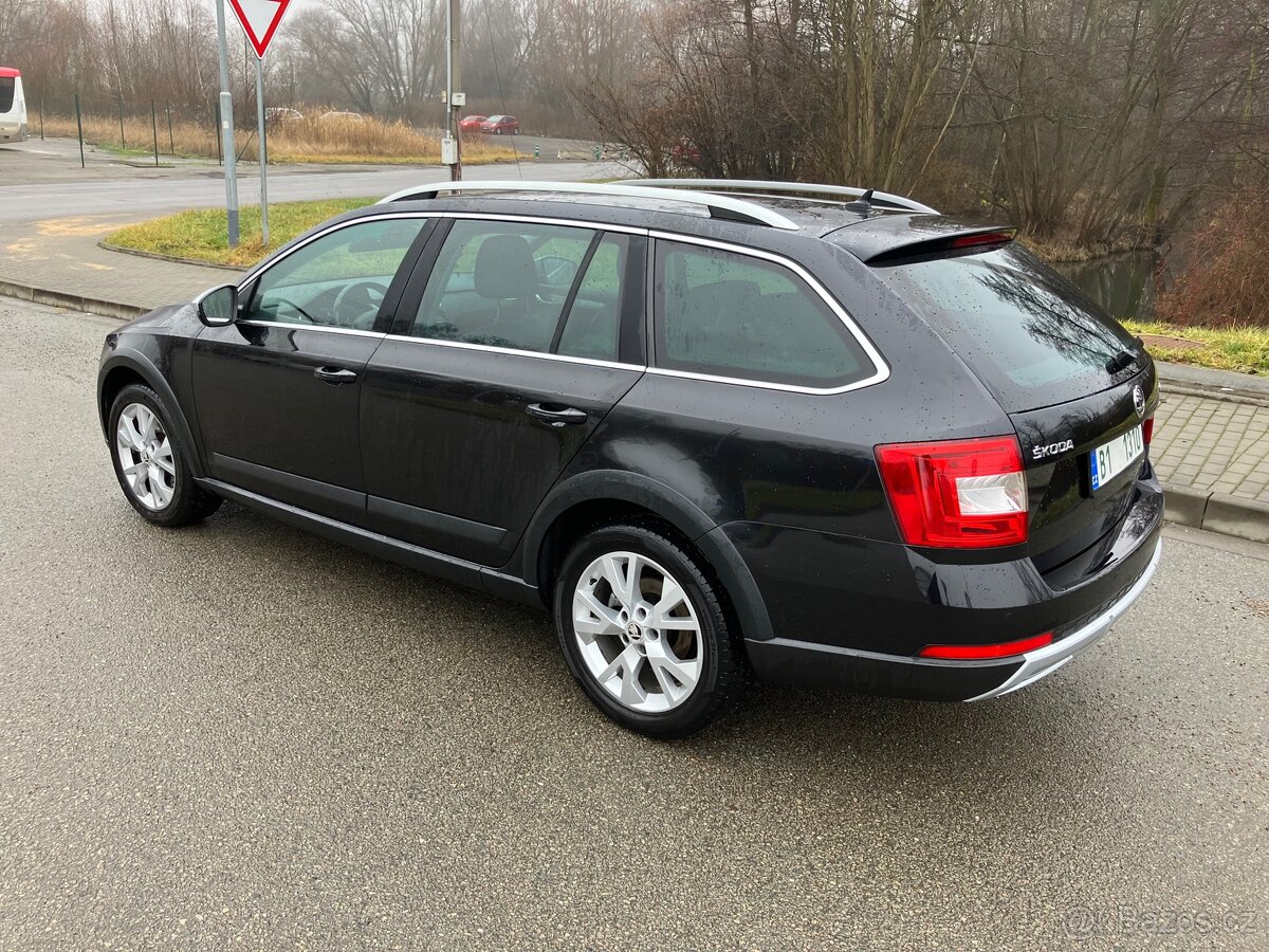 Octavia Scout 2.0tdi DSG servisní historie tažné TOP stav - 4