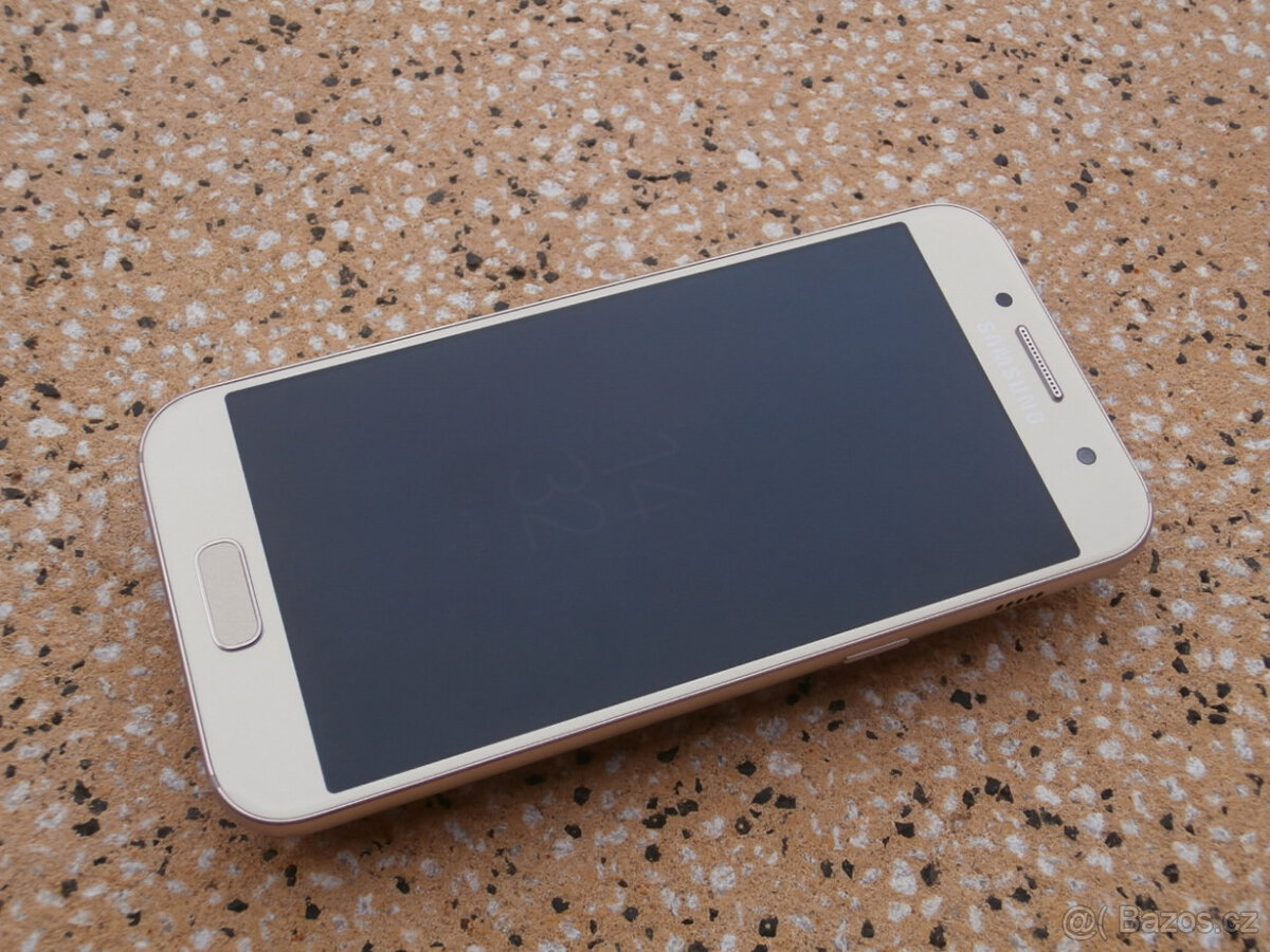 MALÝ Samsung Galaxy A3 2017 2/16GB IP68 +FLIP - 4