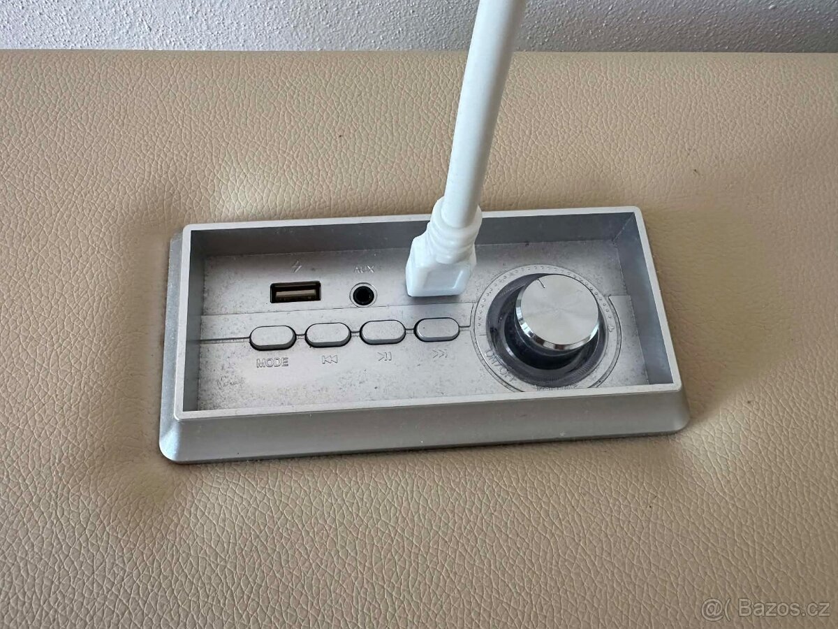 Luxusní postel s masážním křeslem - 4