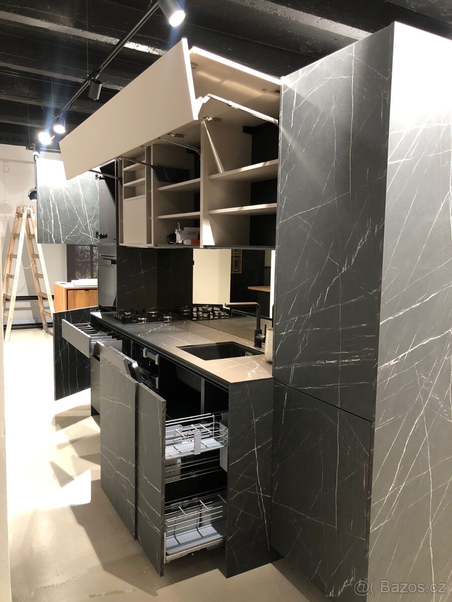 KL ČERNO BÍLÁ - 4