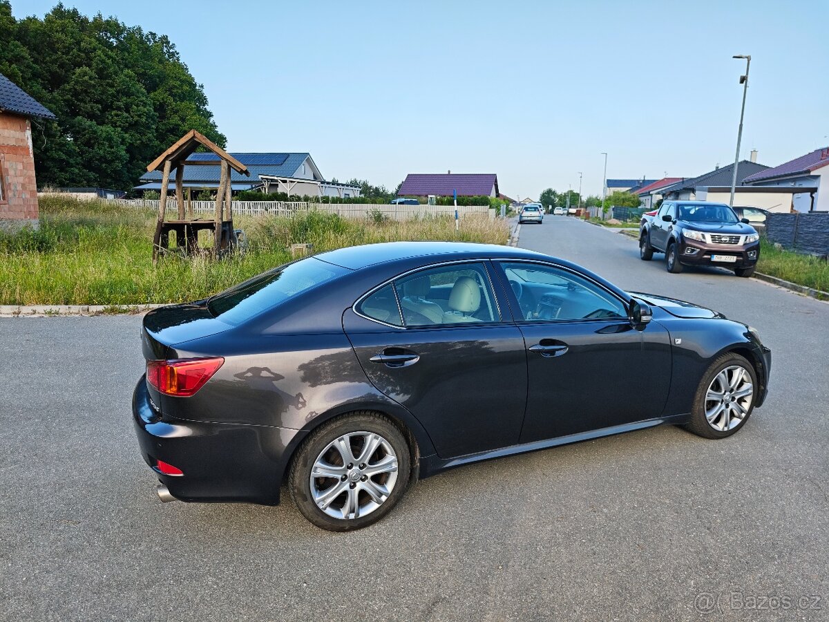 Lexus IS 250 Luxury - 4