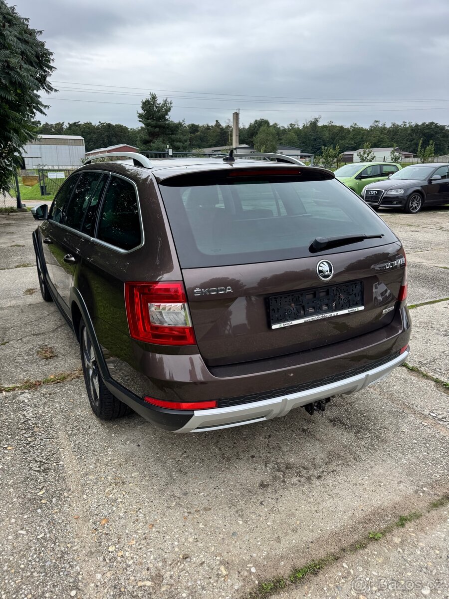 Škoda Octavia Scout - 4