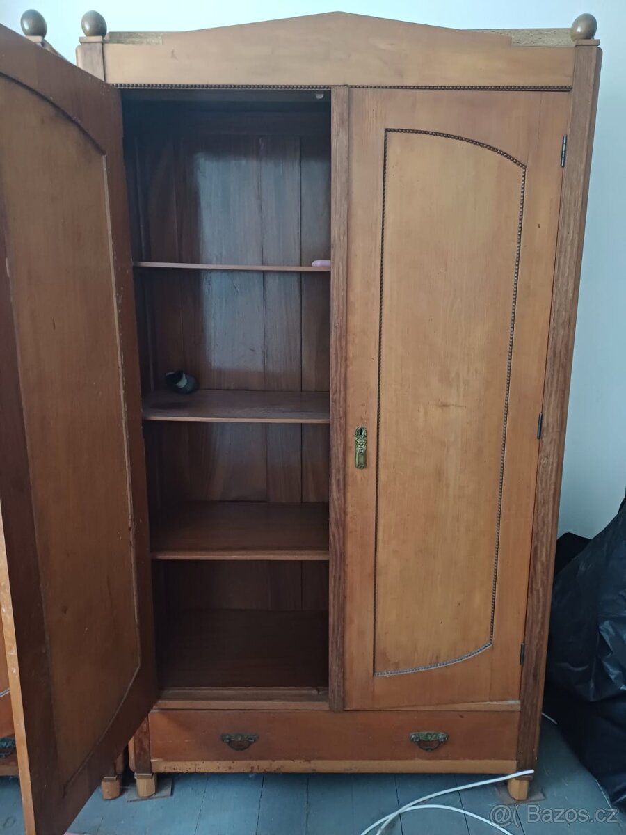 Starožitné Skříně - 4