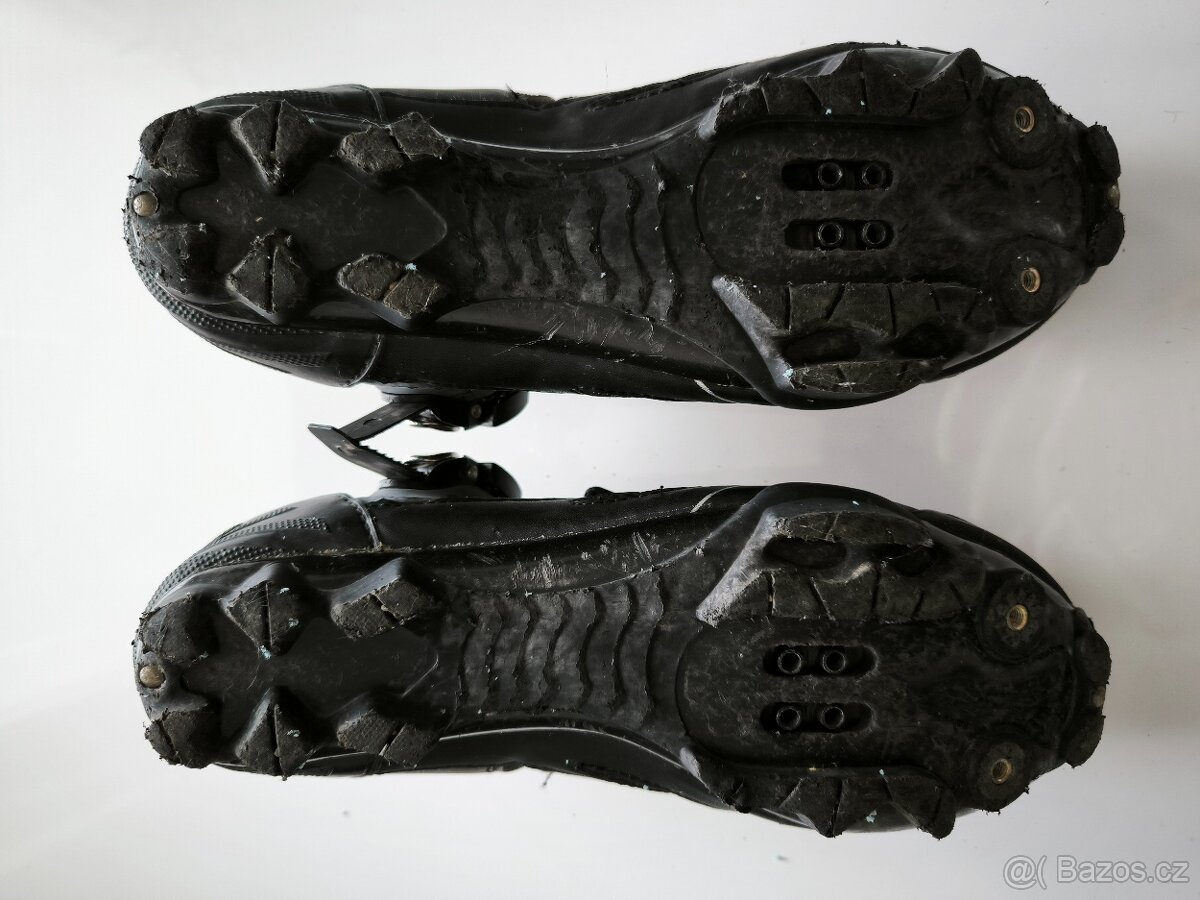 Tretry AXON vel. 40 - 4