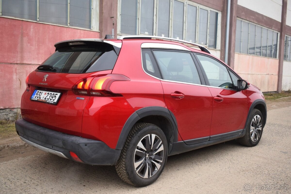 Peugeot 2008 1.2 PureTech ALLURE/VÝBAVA/MAN - 4