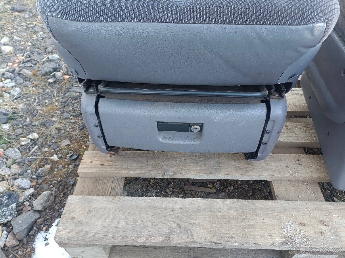 Sedačky Chrysler - 4