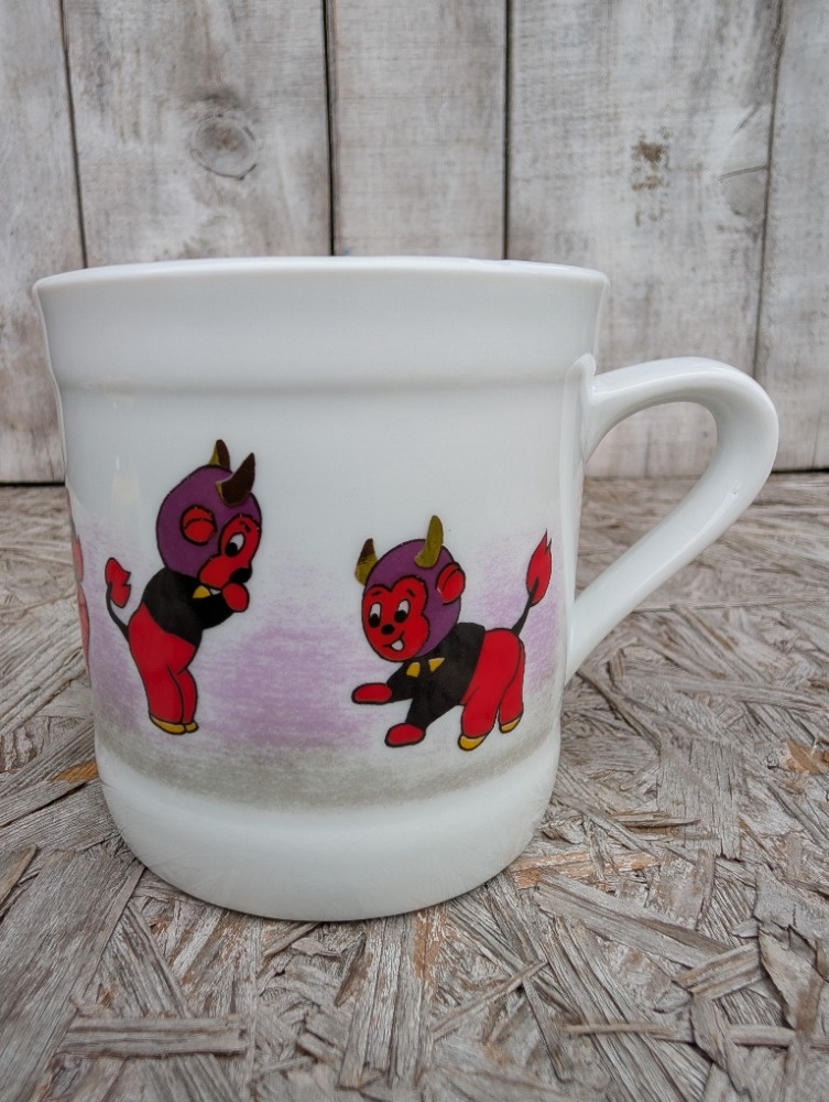 Retro porcelánový hrnek, čertíci. - 4