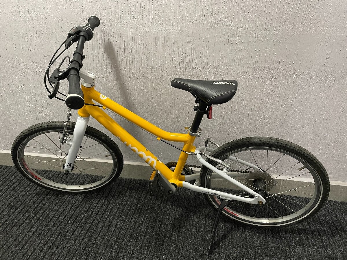 Woom 4 žluté se stojánkem - 4