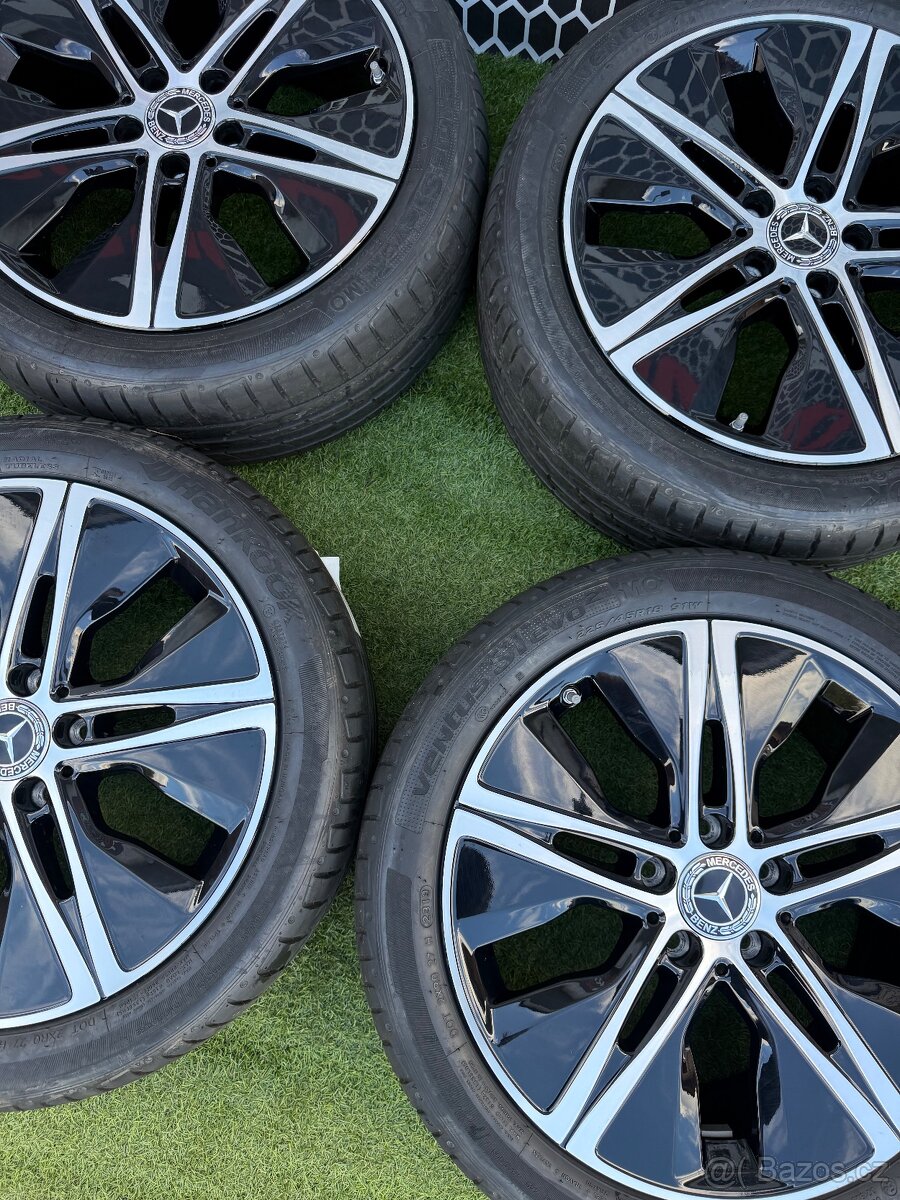 Originál alu kola Mercedes CLA R18 LETNÍ - 4