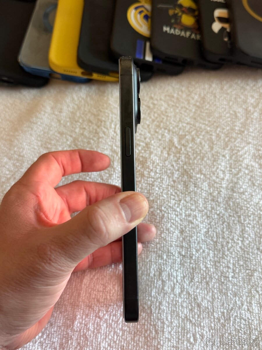 Prodej IPhone 15 Pro Max 256 GB - 4