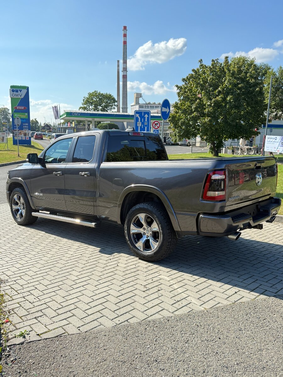 Dodge RAM 1500 5.7 V8 HEMI--2019--Laramie--kůže--96.000km - 4