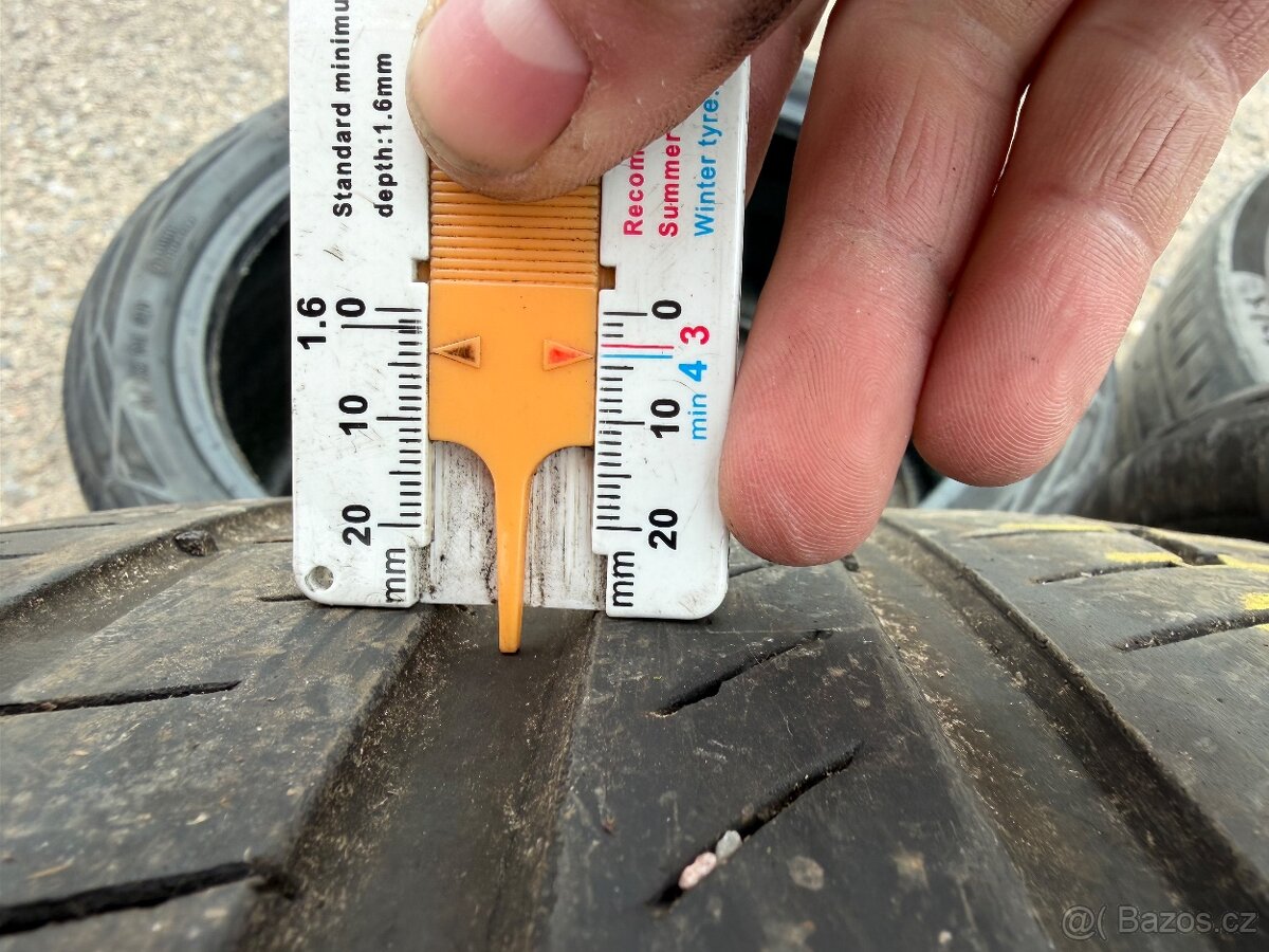 275/35 r22 - 4