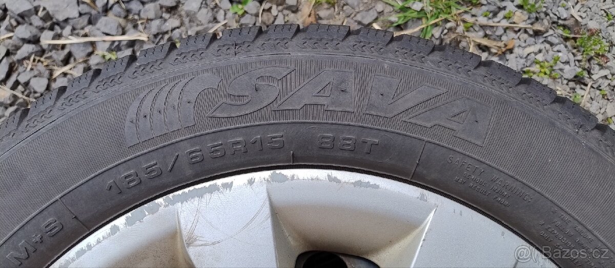 Plechové disky a poklice KIA + zimní pneu SAVA - 4