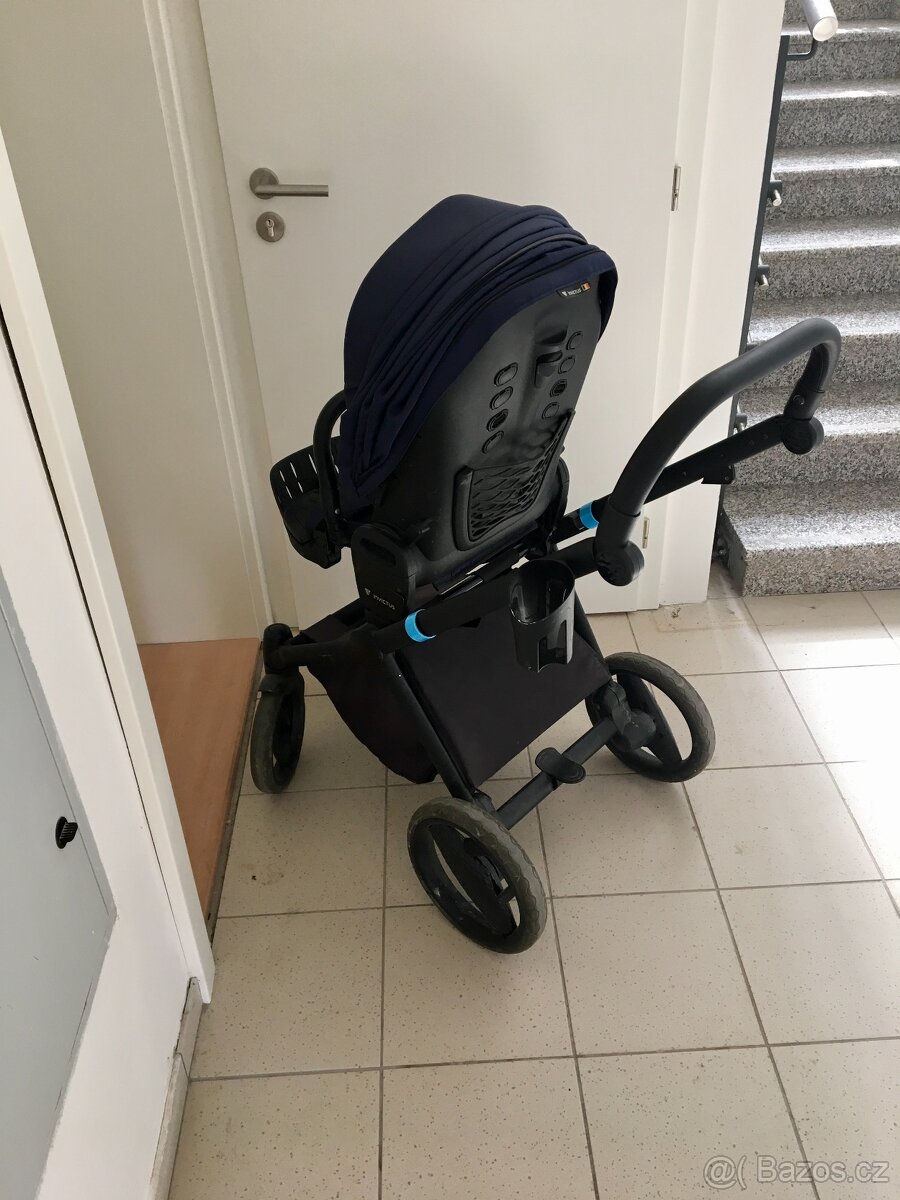 INVICTUS kočárek V- plus 2 v 1 modrý - 4