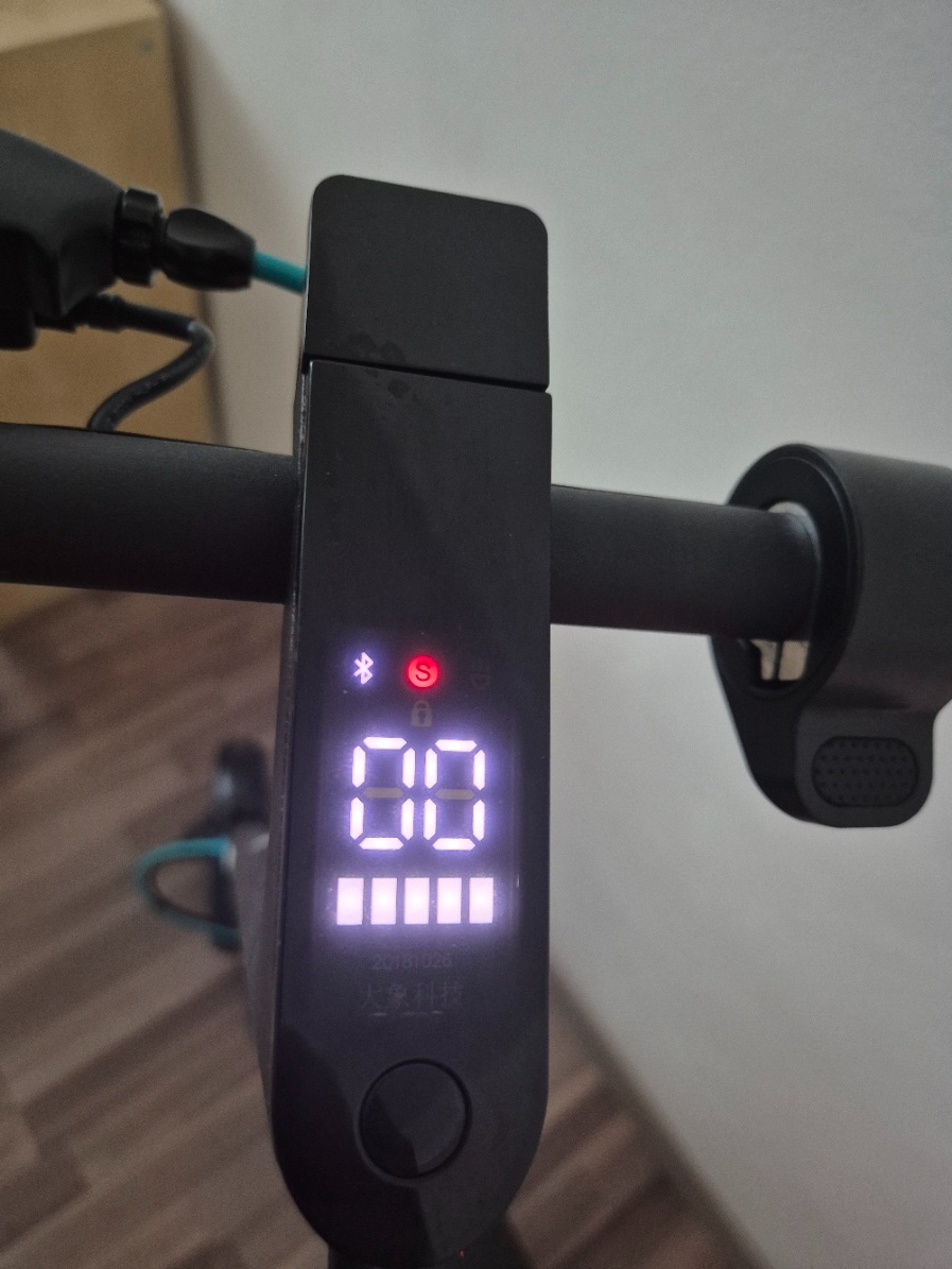 Elektrokoloběžka Lamax S11600 - 4