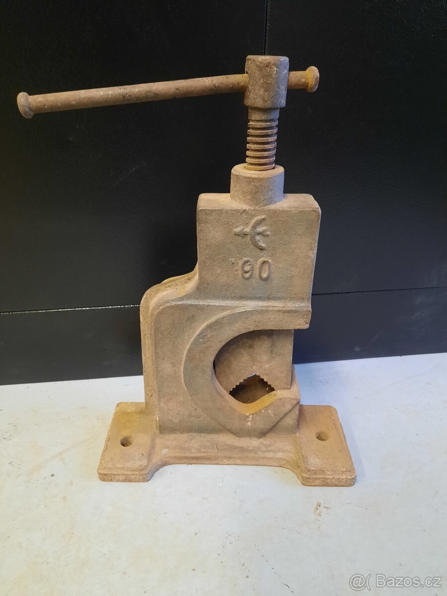 Svěrák na kulatinu trubky - 4