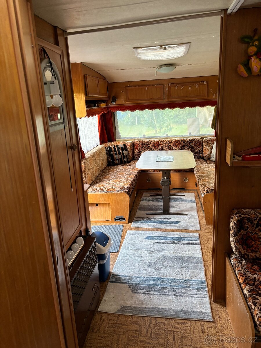 Zahrada s karavanem u Plzně - 4