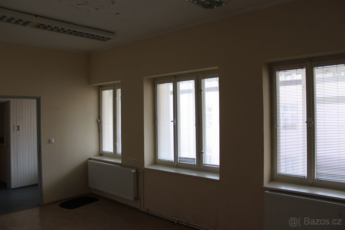 Pronájem, obchodní prostor 100 m2, Husova ul., Mariánské Láz - 4