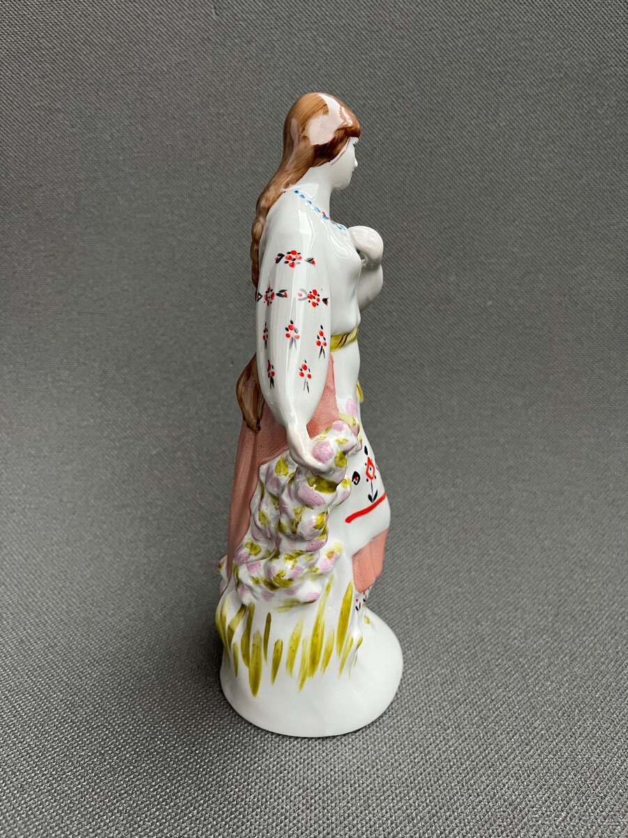 Sběratelská soška Dívka v kroji 23 cm, Polonne USSR - 4