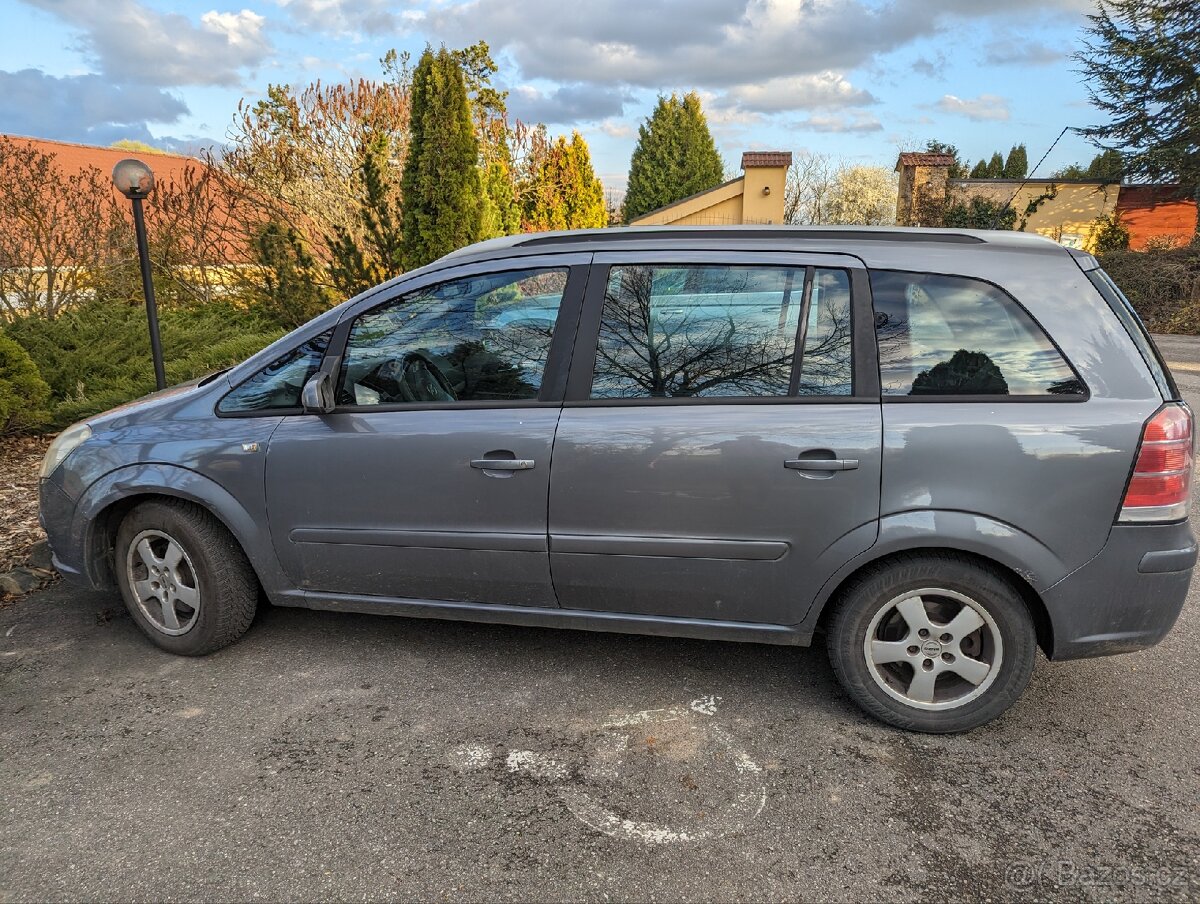 Opel Zafira 1.6i, 7 mist - 4