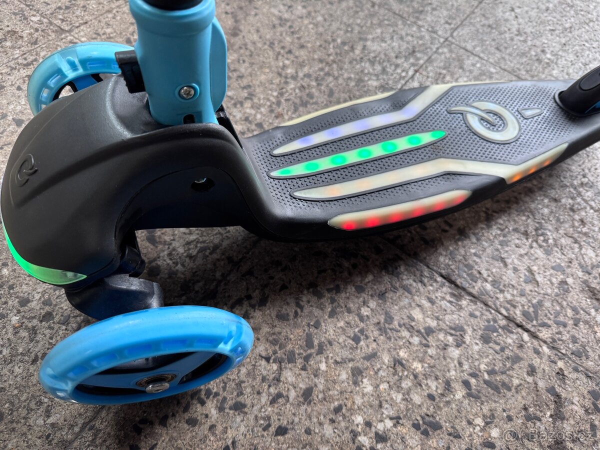 Zánovní dětská svítící koloběžka - 4