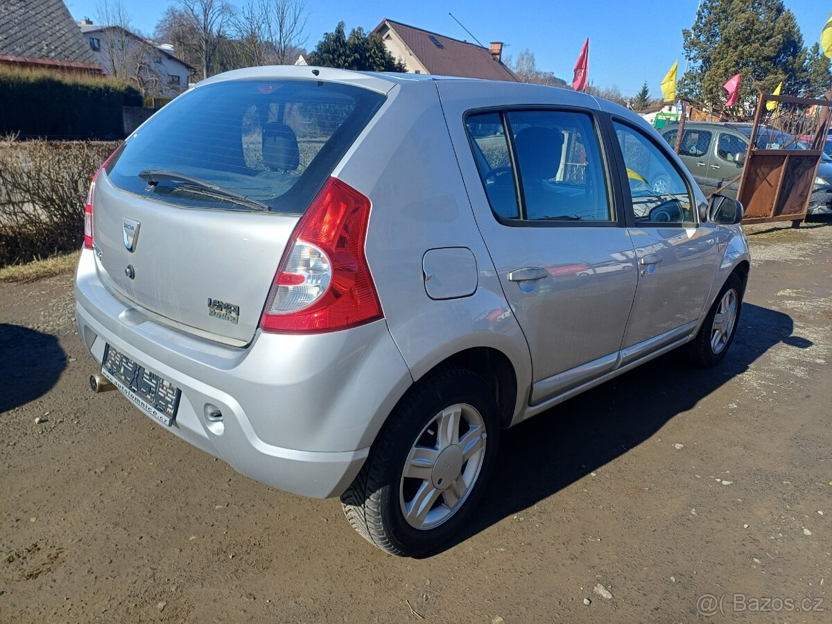 Dacia sandero 1.6 Laureate - 4