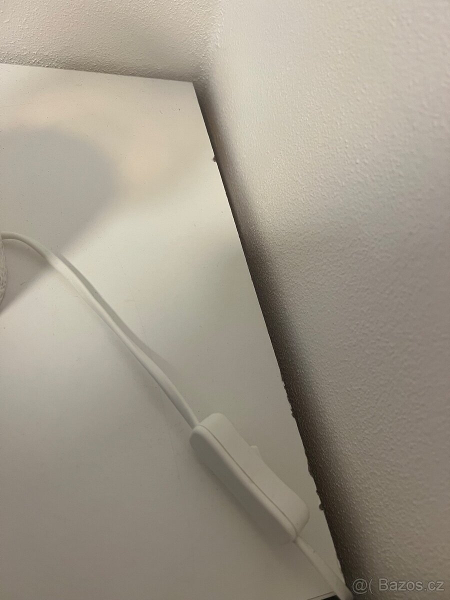 Nocni stolek Malm Ikea - 4