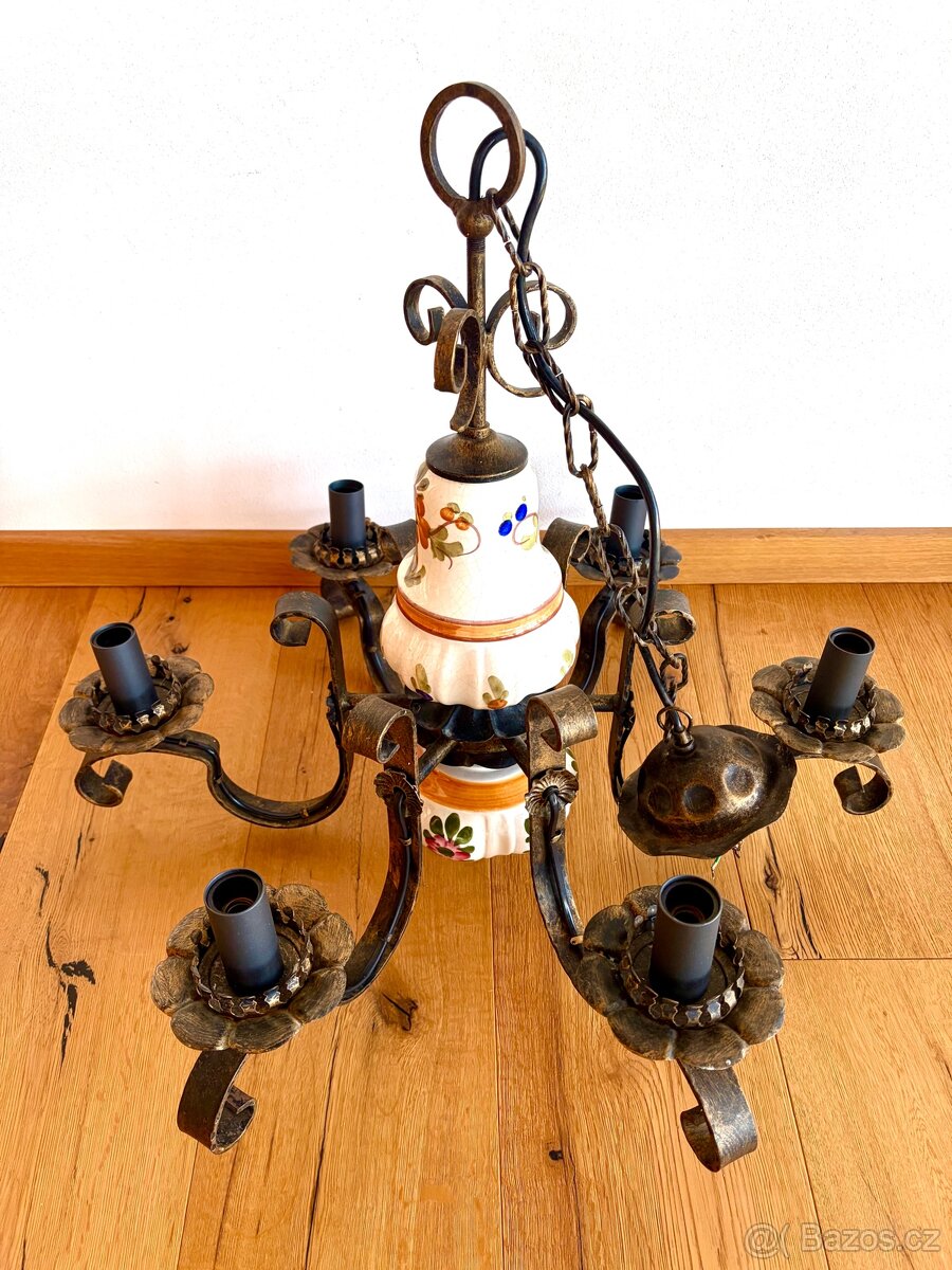 Starý kovaný lustr - 4