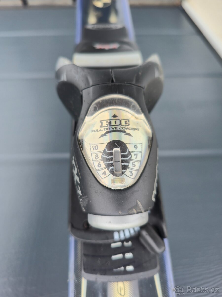 Lyže Dynastar + hůlky - 4