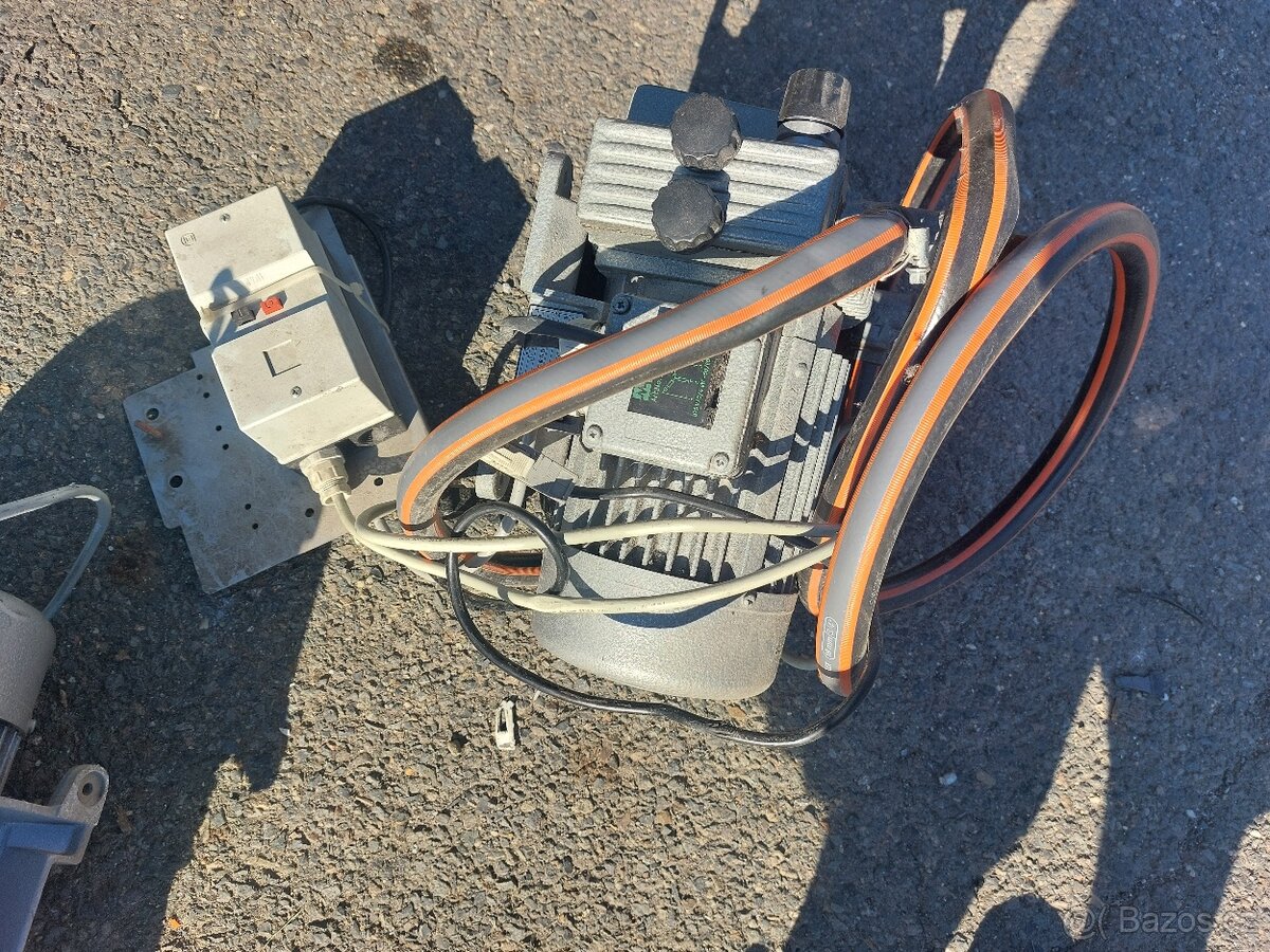 2x dmychadlo/vývěva Rietschle TR 15DV...380V - 4