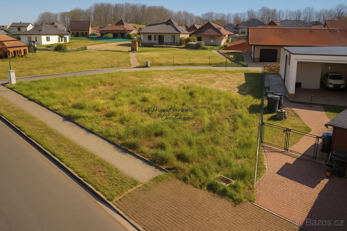 Prodej stavebního pozemku o výměře 828 m² v atraktivní lokal - 4