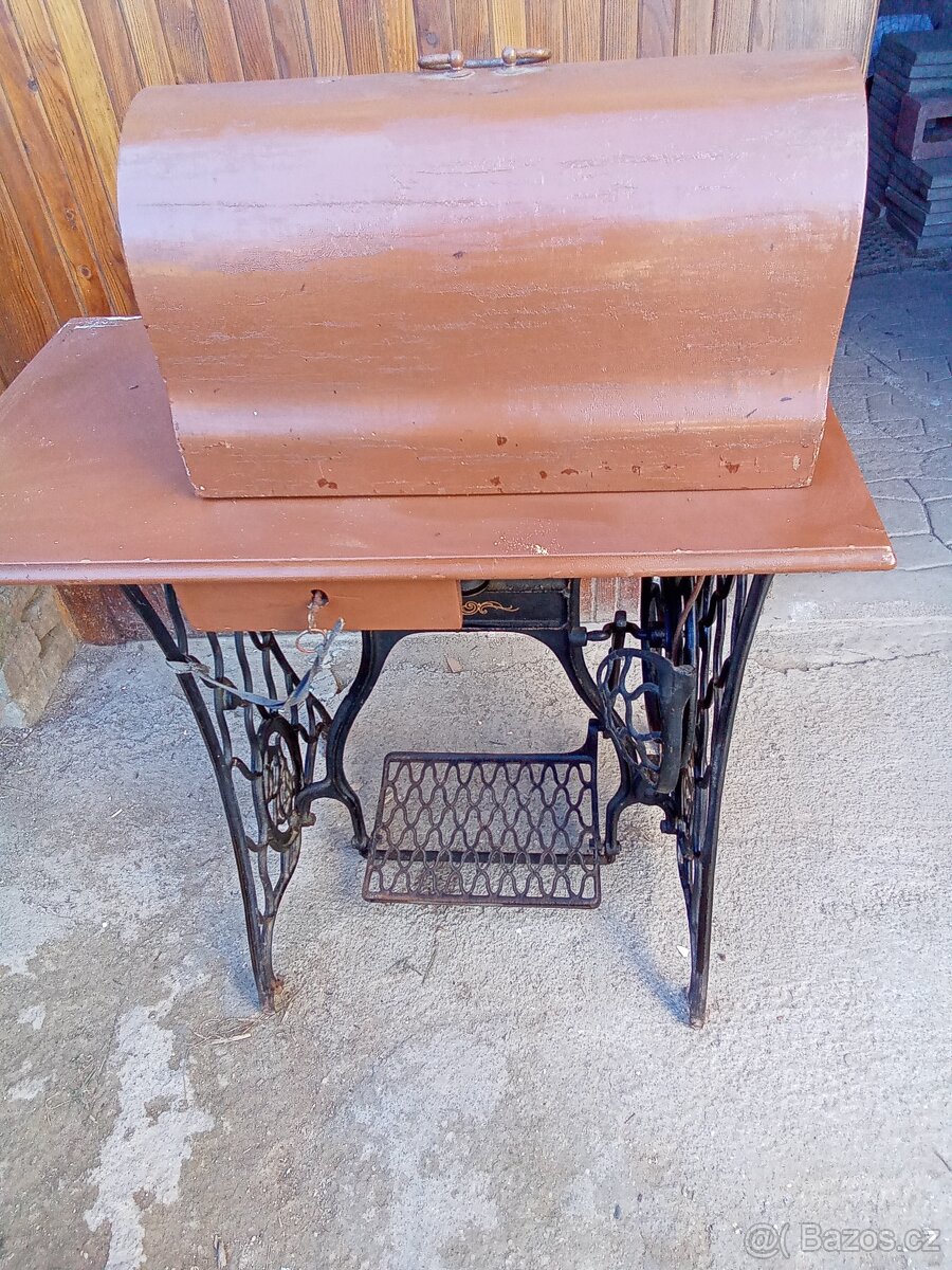 Starožitný šicí stroj clements Muller Dresden - 4