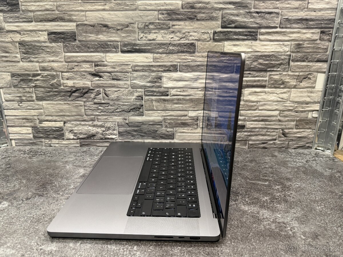 MacBook Pro 16” M1 Pro / 16GB / 500GB - 4